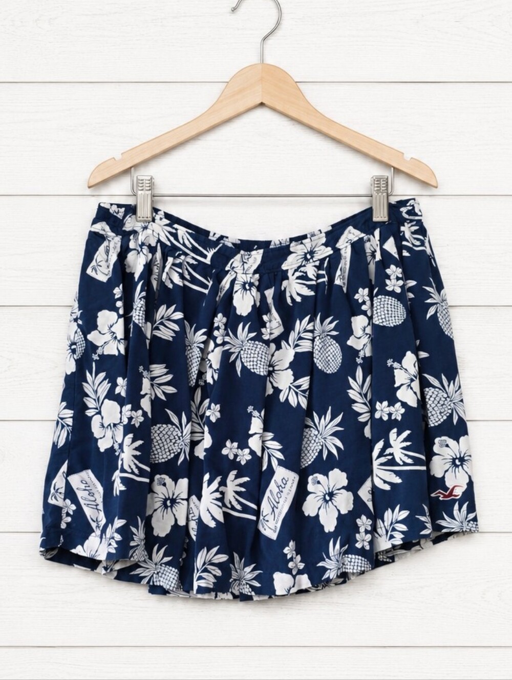 Hollister Navy and White Tropical Pineapple Print Skirt Size M